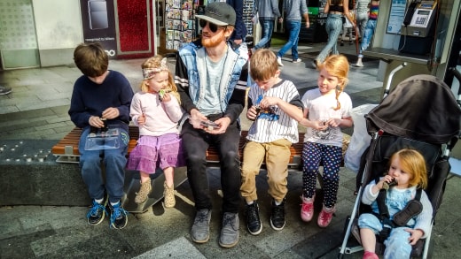 30785230_985678378266999_206825109_n